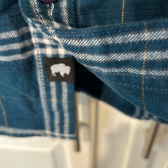 Mountain Khakis Owen plaid flannel button up shirt. Sz Men’s Md. Great condition - Picture 8 of 8